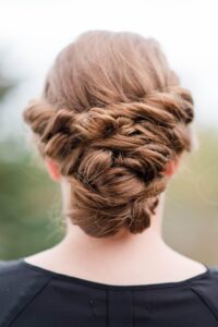 髪年齢を若返るためのヘアアイロン習慣とは？