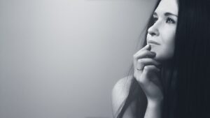 髪年齢を若返る洗い流さないトリートメントの効果とは？